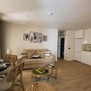 https://oasis-backpackers-hostel-malaga.1costadelsol.com